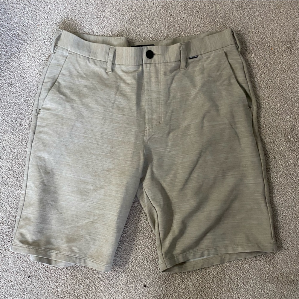Hurley Beige Shorts Size 33